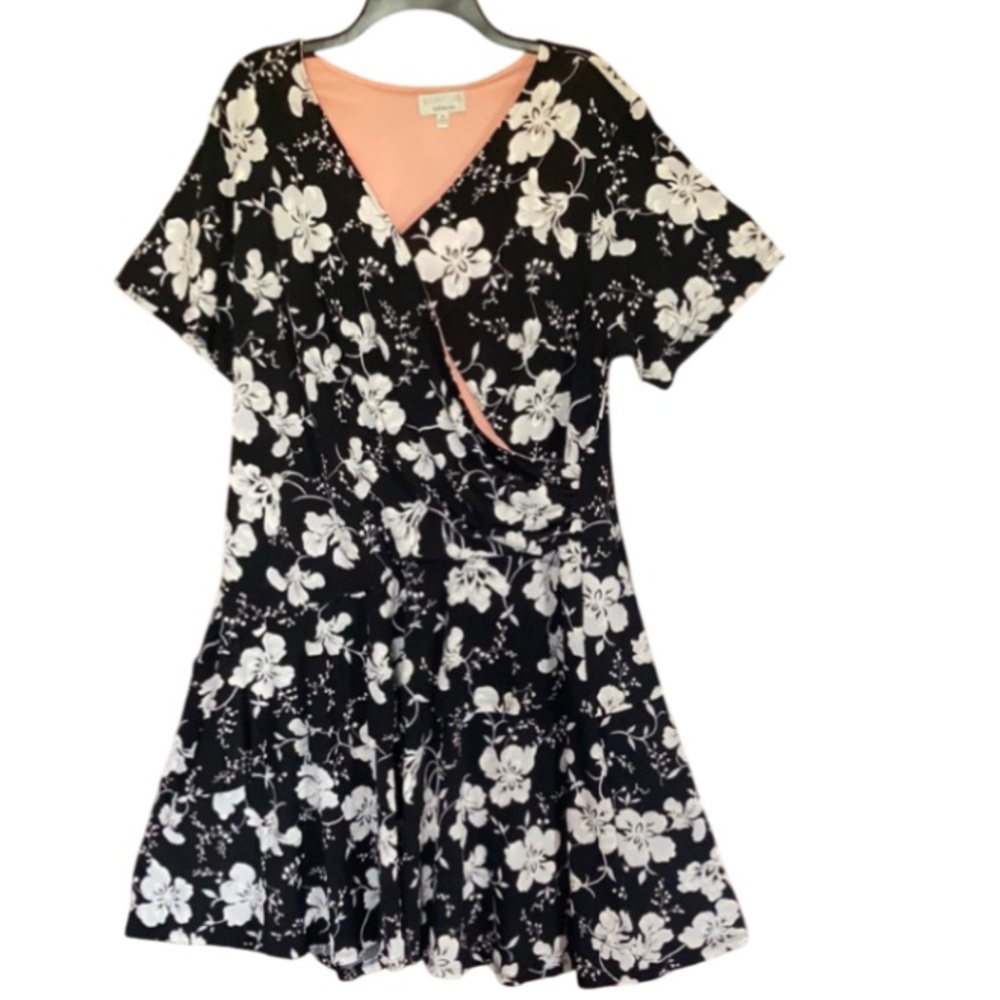 Signature faux wrap floral dress with stretch size 2X